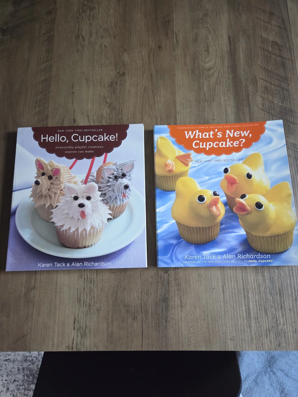 Hello, Cupcake! & What's New, Cupcake? Cookbook Set